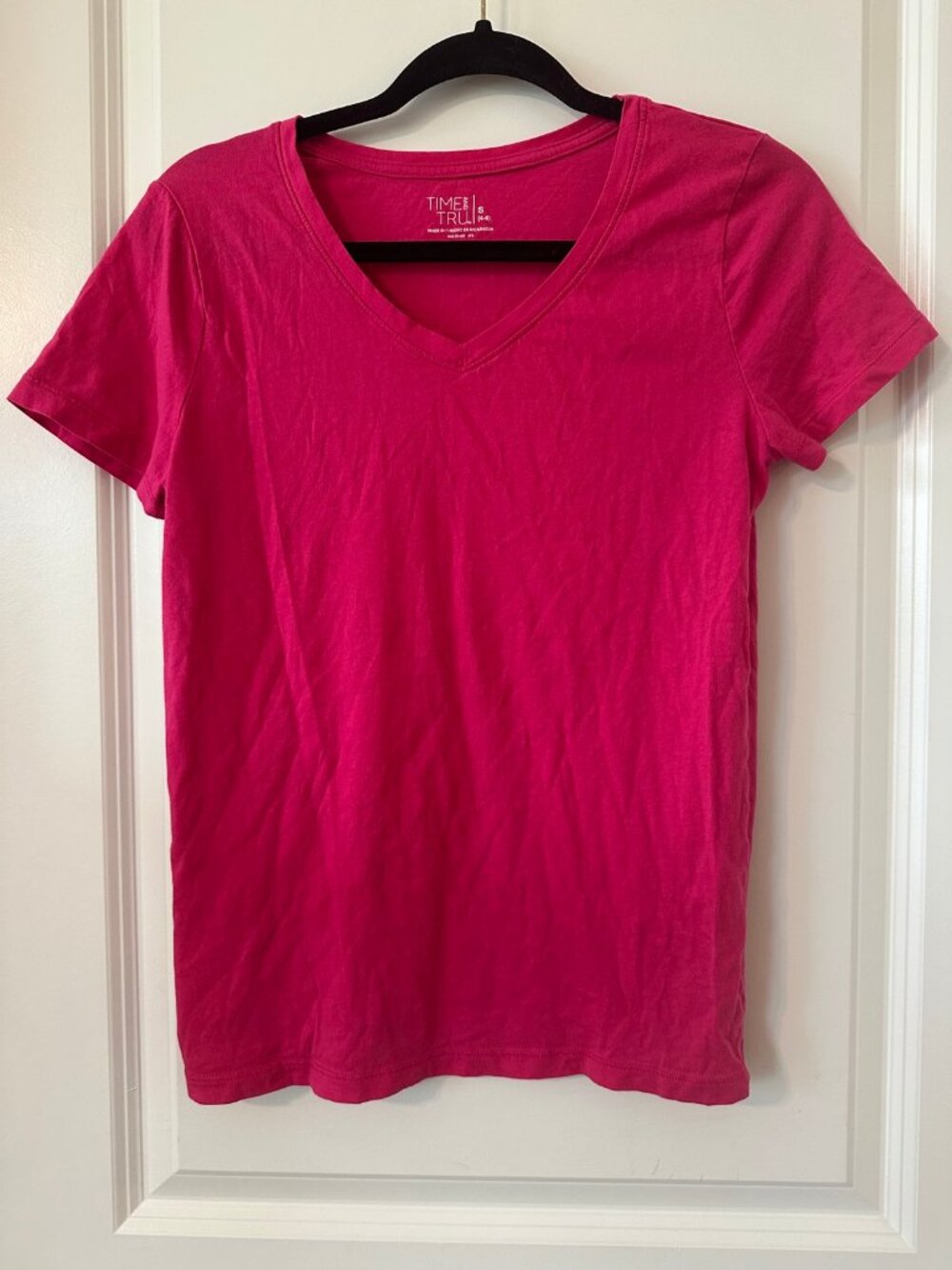 Time and Tru Fuchsia Pink V-Neck T-Shirt Women's Size S